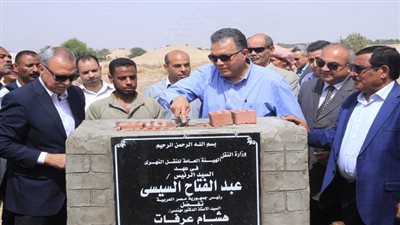 وزير النقل يضع حجر الأساس لإنشاء أول ميناء نهري بمحافظة قنا 
