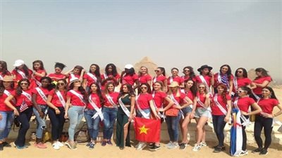 ملكات جمال العالم  فى الأهرامات 