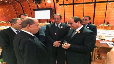 السيسي يلتقي على هامش القمة العربية بالرئيس اللبناني