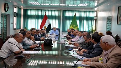 محافظ القليوبية يتابع ما تم من إستعدادات لاستلام القمح للعام الحالى 2018