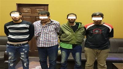 ضبط أربعة أشخاص لقيامهم بسرقة سيارة أجرة
