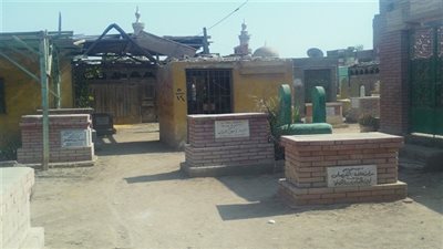 سرقة 20 باب حديدي من مقابر كفر الجزار ببنها