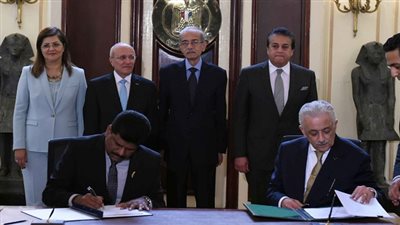 شوقي يوقع ٧عقود تعاون مع شركاء حول العالم في مجال التعليم 