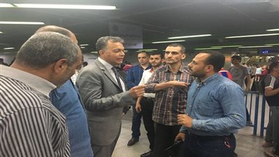  وزير النقل في جولة تفقدية مفاجئة لعدد من محطات الخطين الثاني والثالث للمترو