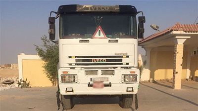 ضبط سيارة نقل بنفق الشهيد احمد حمدى وبداخلها مخزن للمخدرات