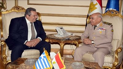 وزير الدفاع والانتاج الحربى  يلتقي نظيره اليوناني
