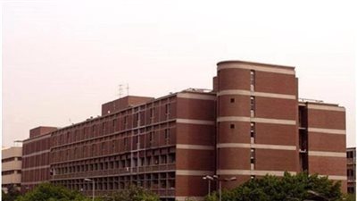 السفير الإماراتي يزور مستشفى أبو الريش الياباني