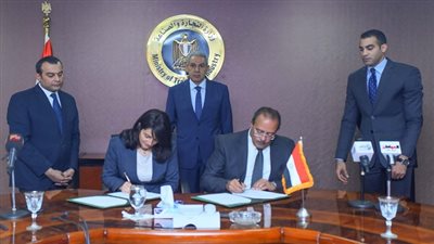 قابيل يشهد توقيع اتفاق بين مركز تحديث الصناعة وهيئة تنمية الصادرات