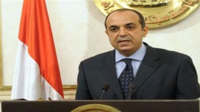 سلطان: طرح جزء من أسهم شركات قطاع الأعمال فى البورصة ليس له علاقة الخصخصة على الإطلاق