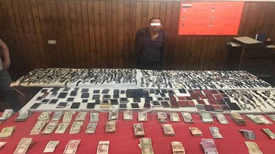 ضبط شخص لقيامه بإرتكاب العديد من وقائع النصب والإحتيال والسرقة 