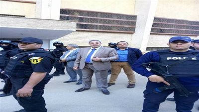 اصطدام سيارتان يؤدي الي انهيار كوبري بسنديلة وانقلاب دراجة بخارية بالدقهلية