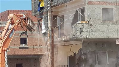 بالصور.. إزالة 20 منزل لإنشاء طريق جديد بطول بحيرة المنزلة دقهلية 