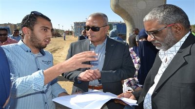  بالصور.. محافظ السويس حامد يتفقد أعمال الانشاءات بكوبرى الجيش المصرى