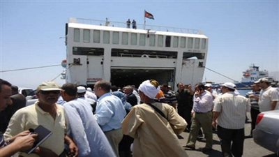 وصول 996 معتمر لميناء سفاجا