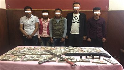 ضبط مرتكبى واقعة سرقة مبلغ 820 ألف جنيه من مندوب مبيعات بإحدى الشركات 