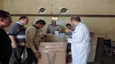 بالصور.. مديرية أمن القليوبية تنظم قافلة طبية للكشف علي المجندين