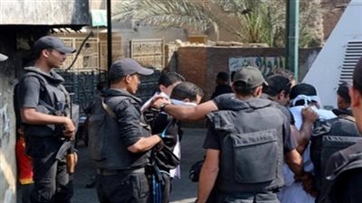 ضبط ثلاثة اشخاص هاربين من 41 حكم بالقليوبية