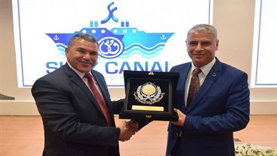 هيئة قناة السويس تستقبل وفدًا رفيع المستوى من هيئات الموانئ في 17 دولة إفريقية