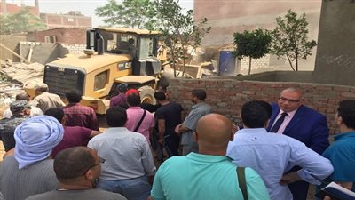 بالصور.. مدير أمن القليوبية يشن حملة أمنية علي منطقة 