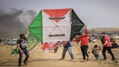الطائرات الورقية الفلسطينية تشعل النيران في إسرائيل