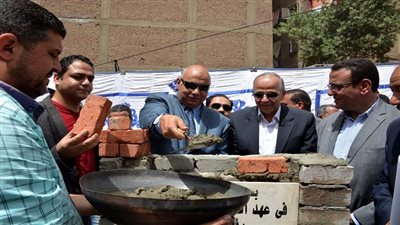 بالصور.. وضع حجر الأساس لرصف وتطوير 14 طريق بتكلفة 64.5 مليون جنيه بالقليوبية