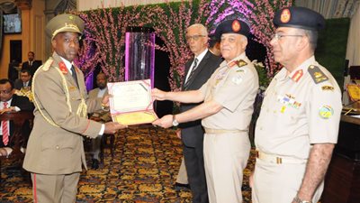 تخريج 7 دورات تدريبية لكوادر الدارسين الأفارقة من 39 دولة بالقوات المسلحة