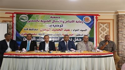 محافظ قنا: 5 رحلات عمرة لأسر الشهداء بقنا