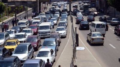 شلل مروري بالطريق الزراعي إثر انقلاب سيارة نقل بالقليوبية