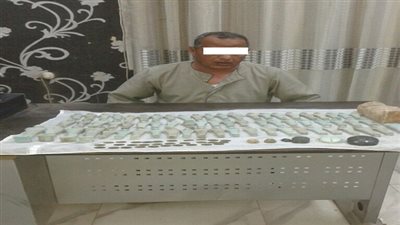 ضبط أحد الأشخاص بحوزته 104 قطعة يشتبه فى أثريتهم بقصد الإتجار