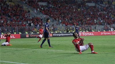 شاهد| أغرب لقطة في مباراة الأهلي والترجي: 