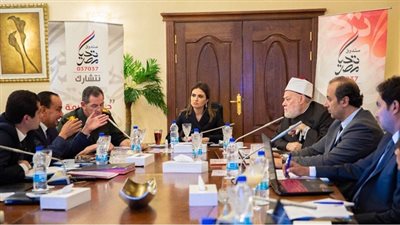 اللجنة التنفيذية لصندوق تحيا مصر تناقش استعدادات شهر رمضان وتنفيذ مبادرة مكافحة مسببات العمى 