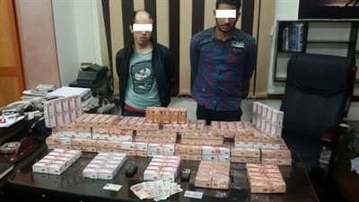 ضبط شخصين لقيامهما بالإتجار فى المواد المخدرة