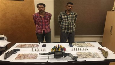 القبض على عاطلين يتاجران فى الأسلحة النارية بالمرج