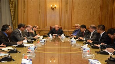 العصار يشهد توقيع بروتوكول لتصنيع إطارات السيارات