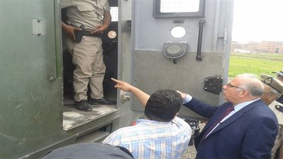 بالصور.. مدير أمن القليوبية يفاجئ إحدى مأموريات ترحيل أحد المسجونين
