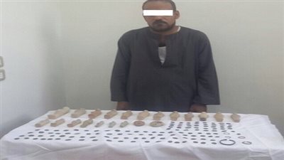 ضبط أحد الأشخاص لحيازته 147 قطعة بأسيوط