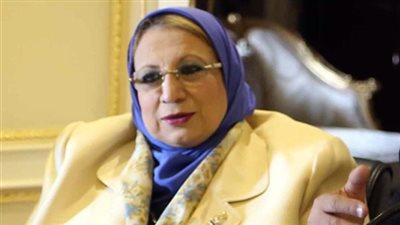 برلمانية تطالب وزير الصحة بمساندة الأطباء ووقف خداع المواطنين