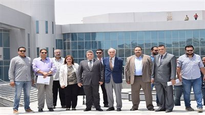 لجنة القطاع بالأعلي للجامعات تزور منشأت طب اسنان بنها الجديده
