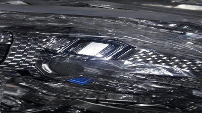 ضبط مصنع بدون ترخيص لتجميع وتصنيع ساعات اليد المنسوبة لماركات عالمية ببدر