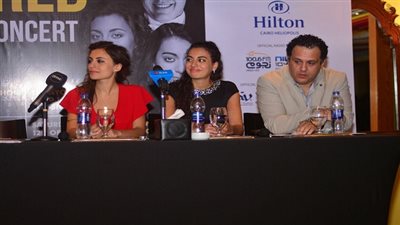 بالصور.. المؤتمر الصحفي للأختين 