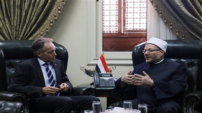 السفير الأسترالي يهنئ المفتي بحلول شهر رمضان