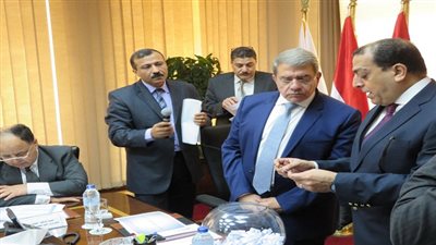 اجراء قرعة علنية لـ 60 تأشيرة حج للعاملين بوزارة المالية والجهات والمصالح التابعة لها