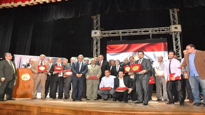 محافظ الجيزة يكرم المشاركين والرعاه فى مبادرة 