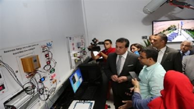 وزير التعليم العالي  يشهد فعاليات افتتاح منظومة دعم الصناعة المحلية