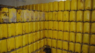 ضبط صاحب مصنع لتعبئة زيت طعام من سلع مجهولة المصدر بالقناطر الخيرية