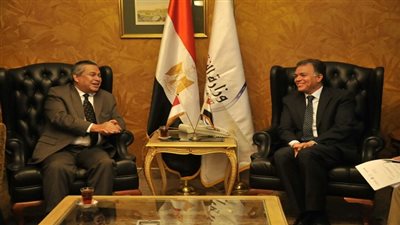 عرفات يستقبل سفير أندونسيا بالقاهرة لبحث سبل التعاون المشترك بين الجانبين 