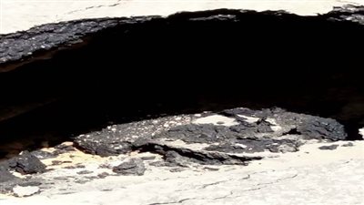 ازمة مرورية بأحدى مناطق المنصورة بسبب هبوط ارضي مفاجئ