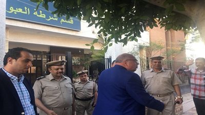 بالصور.. مدير أمن القليوبية يفاجئ قسم شرطة العبور
