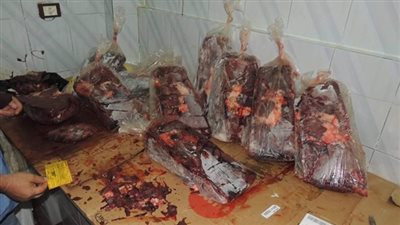 ضبط مصنع يقوم بتعبئة لحوم مجهولة المصدر بالخصوص