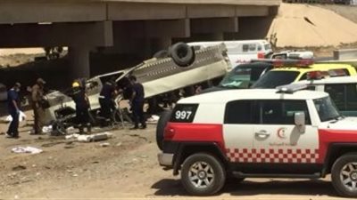 وفاة 9  بتدهور حافلة معتمرين على طريق المدينة المنورة - مكة المكرمة